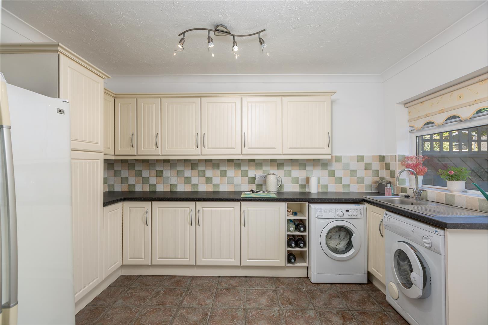 Saunders Way, Sketty, Swansea, SA2 8BJ